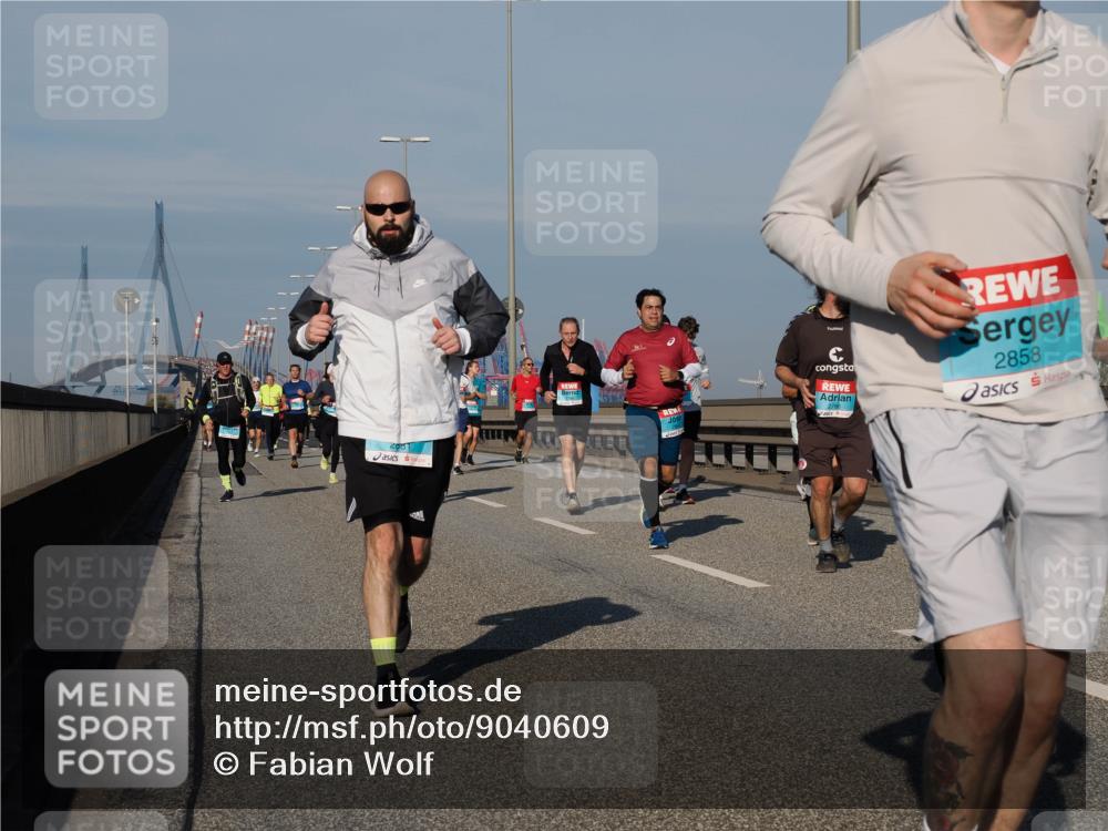 03.10.2025 - Köhlbrandbrückenlauf Fabian Wolf http://msf.ph/oto/9040609 03.10.2025 09:54:35 Position 3 2081, 2786, 2858 meine-sportfotos.de