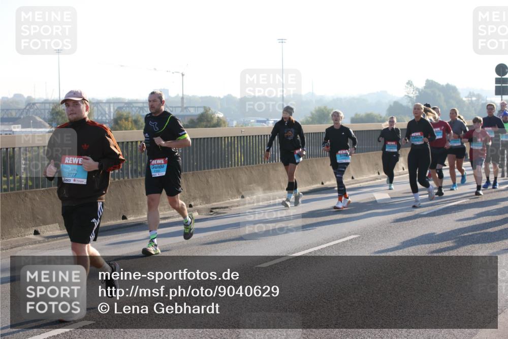03.10.2025 - Köhlbrandbrückenlauf Lena Gebhardt http://msf.ph/oto/9040629 03.10.2025 09:25:10 Position 1 3777 meine-sportfotos.de