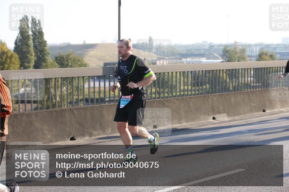 03.10.2025 - Köhlbrandbrückenlauf Lena Gebhardt http://msf.ph/oto/9040675 03.10.2025 09:25:12 Position 1 239 meine-sportfotos.de