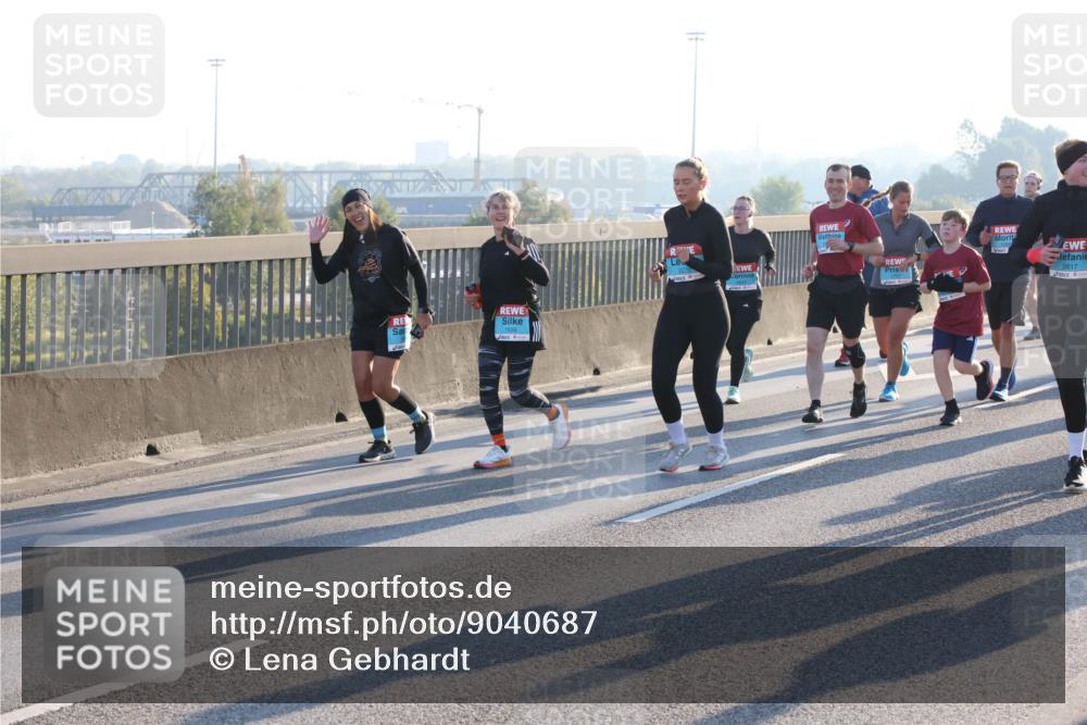 03.10.2025 - Köhlbrandbrückenlauf Lena Gebhardt http://msf.ph/oto/9040687 03.10.2025 09:25:12 Position 1 1935, 2617 meine-sportfotos.de