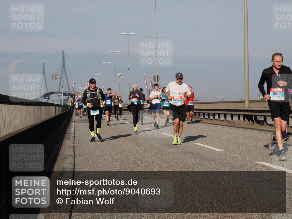 03.10.2025 - Köhlbrandbrückenlauf Fabian Wolf http://msf.ph/oto/9040693 03.10.2025 09:54:39 Position 3 1, 1786 meine-sportfotos.de