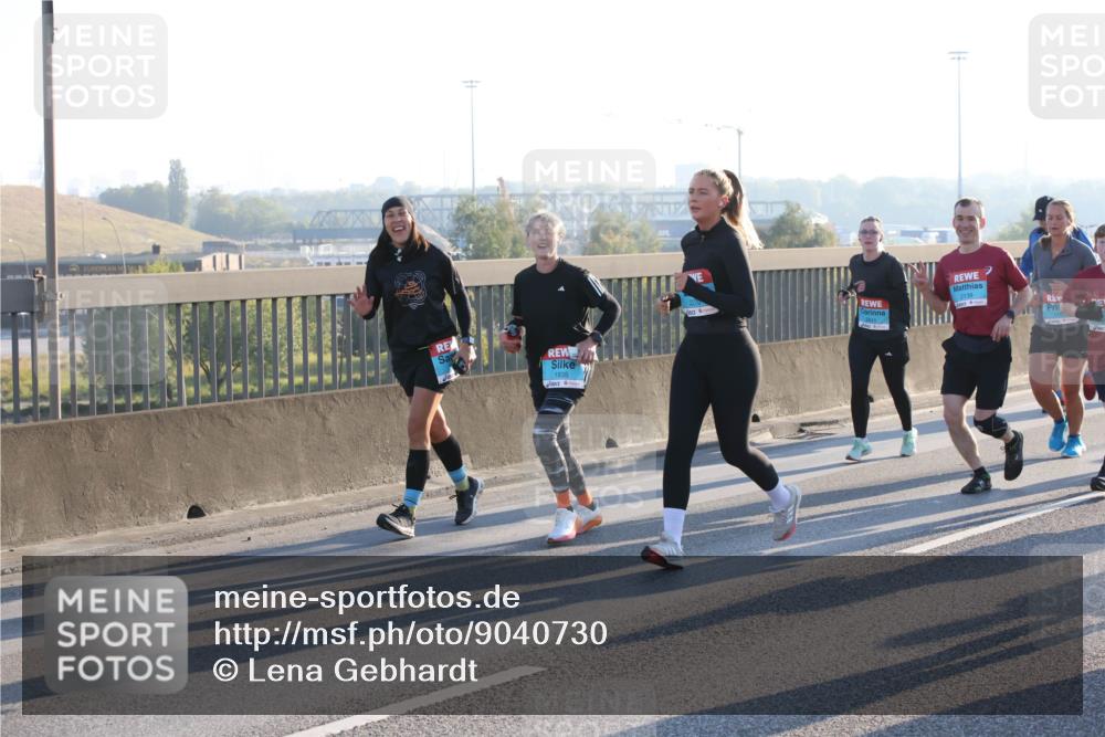 03.10.2025 - Köhlbrandbrückenlauf Lena Gebhardt http://msf.ph/oto/9040730 03.10.2025 09:25:13 Position 1 1935 meine-sportfotos.de