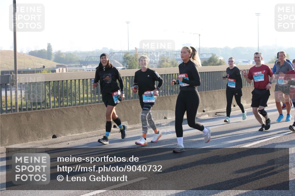 03.10.2025 - Köhlbrandbrückenlauf Lena Gebhardt http://msf.ph/oto/9040732 03.10.2025 09:25:13 Position 1 1935, 2641, 2139 meine-sportfotos.de