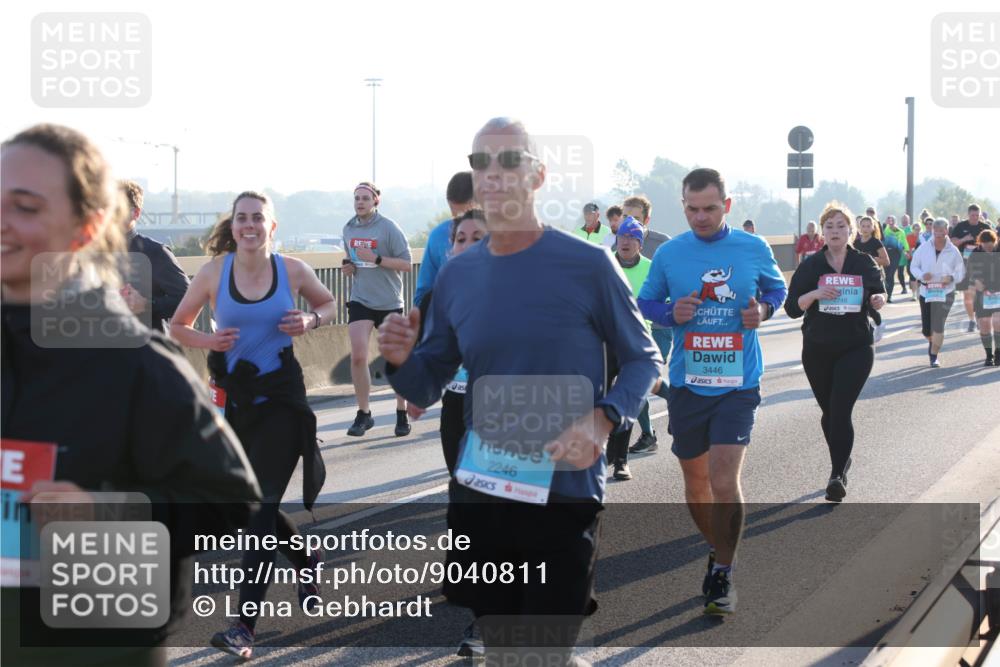 03.10.2025 - Köhlbrandbrückenlauf Lena Gebhardt http://msf.ph/oto/9040811 03.10.2025 09:25:15 Position 1 2246, 3446, 748 meine-sportfotos.de