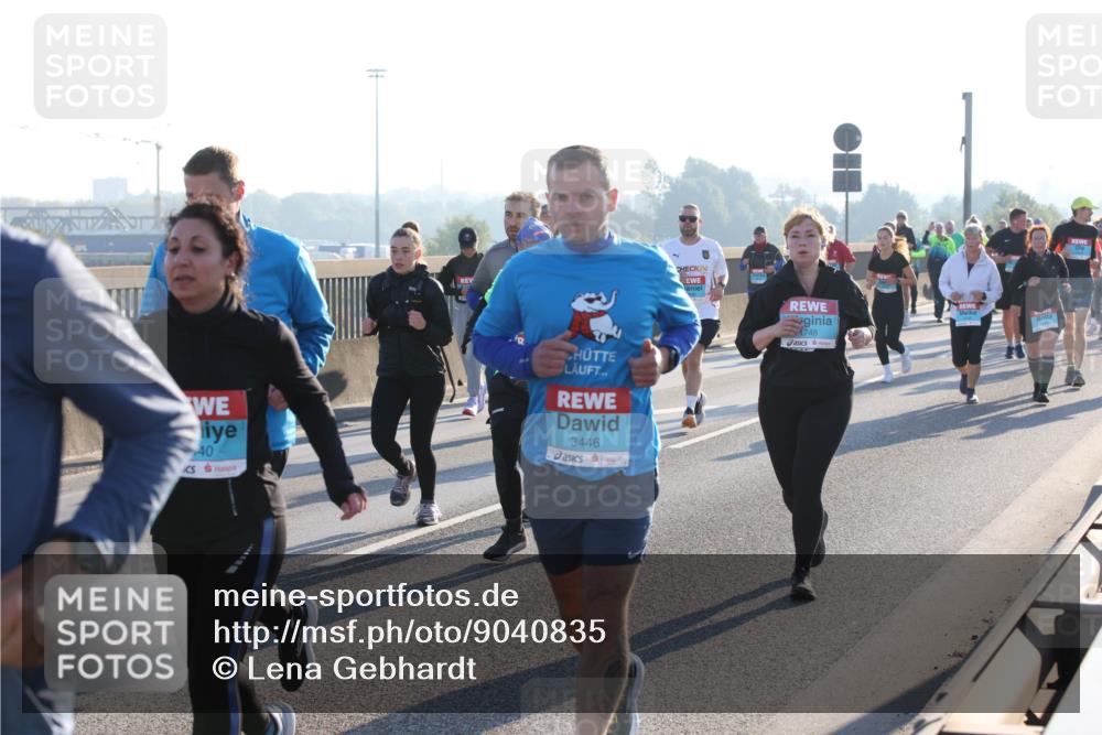 03.10.2025 - Köhlbrandbrückenlauf Lena Gebhardt http://msf.ph/oto/9040835 03.10.2025 09:25:16 Position 1 40, 3446, 24, 4748 meine-sportfotos.de