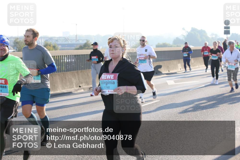03.10.2025 - Köhlbrandbrückenlauf Lena Gebhardt http://msf.ph/oto/9040878 03.10.2025 09:25:18 Position 1 4, 9, 1748, 24 meine-sportfotos.de