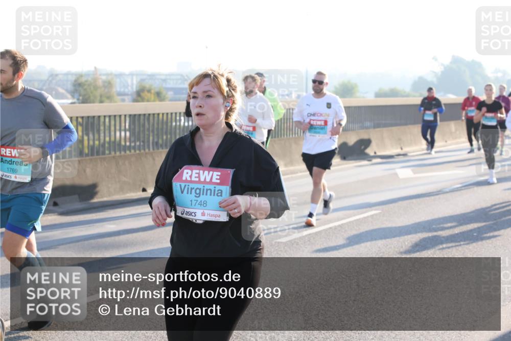 03.10.2025 - Köhlbrandbrückenlauf Lena Gebhardt http://msf.ph/oto/9040889 03.10.2025 09:25:18 Position 1 1769, 1748, 24 meine-sportfotos.de