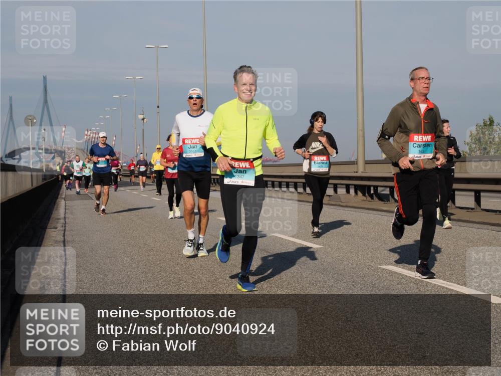 03.10.2025 - Köhlbrandbrückenlauf Fabian Wolf http://msf.ph/oto/9040924 03.10.2025 09:54:50 Position 3 3167, 1347, 2471, 1631 meine-sportfotos.de