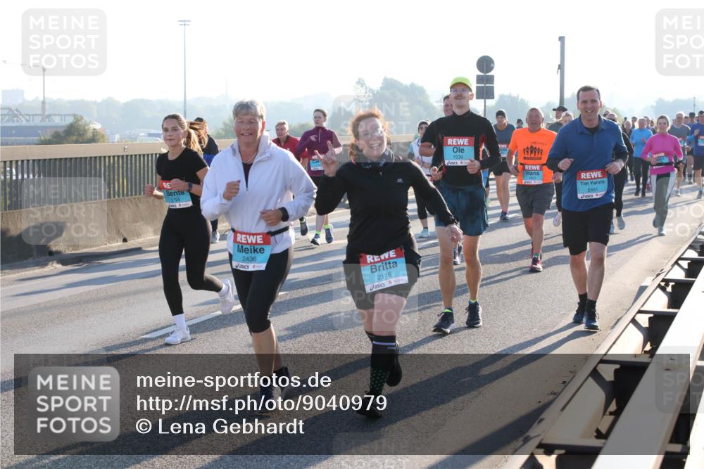 03.10.2025 - Köhlbrandbrückenlauf Lena Gebhardt http://msf.ph/oto/9040979 03.10.2025 09:25:21 Position 1 3125, 2436, 2116, 1539, 2451 meine-sportfotos.de