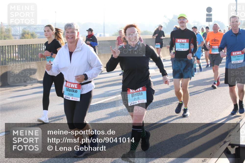 03.10.2025 - Köhlbrandbrückenlauf Lena Gebhardt http://msf.ph/oto/9041014 03.10.2025 09:25:22 Position 1 2436, 2116, 1539, 2451 meine-sportfotos.de
