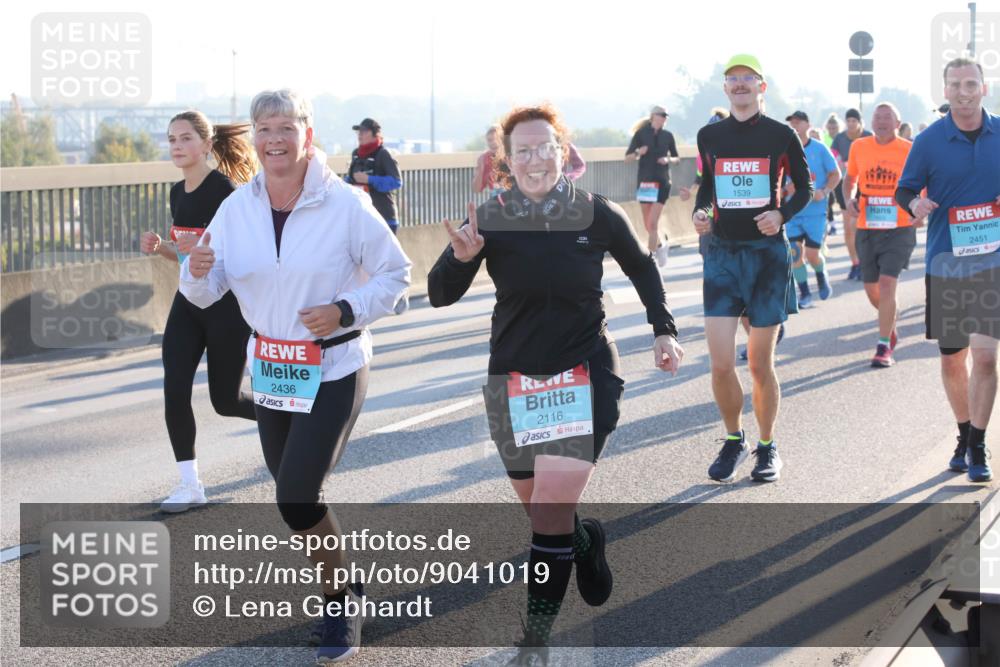03.10.2025 - Köhlbrandbrückenlauf Lena Gebhardt http://msf.ph/oto/9041019 03.10.2025 09:25:22 Position 1 2436, 2116, 1539, 2451 meine-sportfotos.de