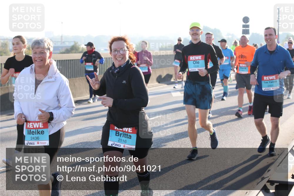 03.10.2025 - Köhlbrandbrückenlauf Lena Gebhardt http://msf.ph/oto/9041021 03.10.2025 09:25:22 Position 1 2436, 2116, 1539, 2451 meine-sportfotos.de