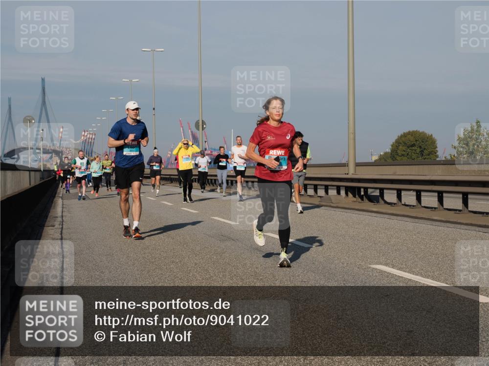 03.10.2025 - Köhlbrandbrückenlauf Fabian Wolf http://msf.ph/oto/9041022 03.10.2025 09:54:54 Position 3  meine-sportfotos.de