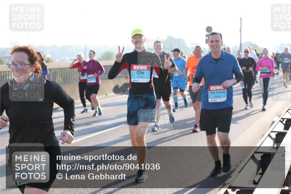 03.10.2025 - Köhlbrandbrückenlauf Lena Gebhardt http://msf.ph/oto/9041036 03.10.2025 09:25:22 Position 1 2116, 1539, 2451 meine-sportfotos.de