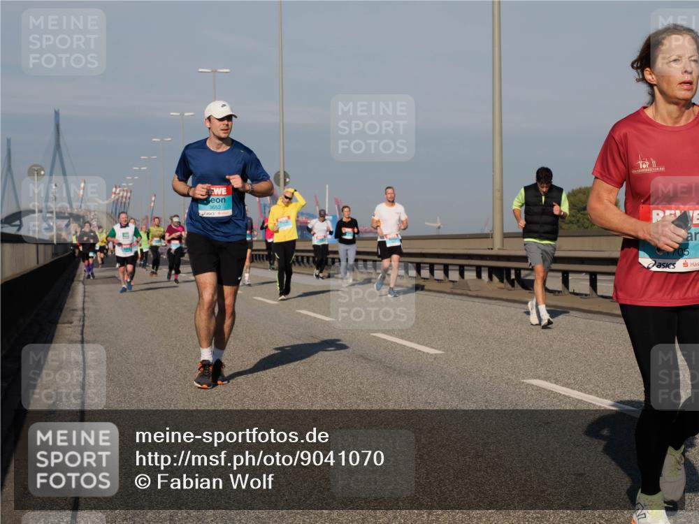 03.10.2025 - Köhlbrandbrückenlauf Fabian Wolf http://msf.ph/oto/9041070 03.10.2025 09:54:55 Position 3 3653, 705 meine-sportfotos.de