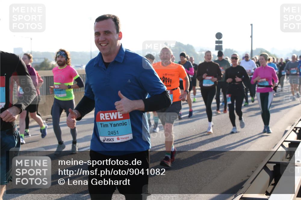 03.10.2025 - Köhlbrandbrückenlauf Lena Gebhardt http://msf.ph/oto/9041082 03.10.2025 09:25:24 Position 1 2451 meine-sportfotos.de