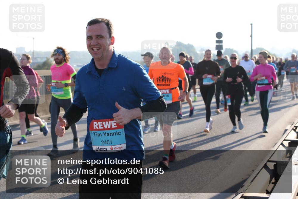 03.10.2025 - Köhlbrandbrückenlauf Lena Gebhardt http://msf.ph/oto/9041085 03.10.2025 09:25:24 Position 1 2451 meine-sportfotos.de