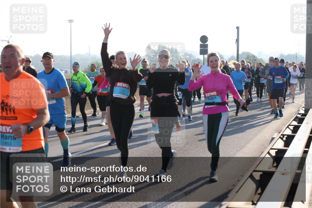 03.10.2025 - Köhlbrandbrückenlauf Lena Gebhardt http://msf.ph/oto/9041166 03.10.2025 09:25:25 Position 1 1853, 3770, 4645 meine-sportfotos.de