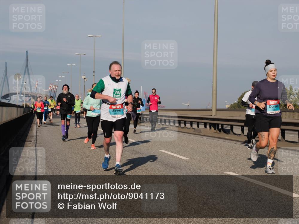 03.10.2025 - Köhlbrandbrückenlauf Fabian Wolf http://msf.ph/oto/9041173 03.10.2025 09:55:03 Position 3 1522, 1801 meine-sportfotos.de
