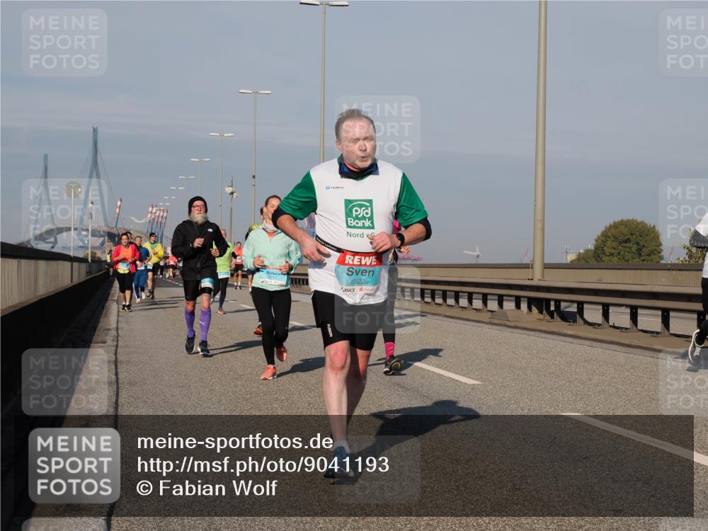 03.10.2025 - Köhlbrandbrückenlauf Fabian Wolf http://msf.ph/oto/9041193 03.10.2025 09:55:04 Position 3 3717, 1522 meine-sportfotos.de
