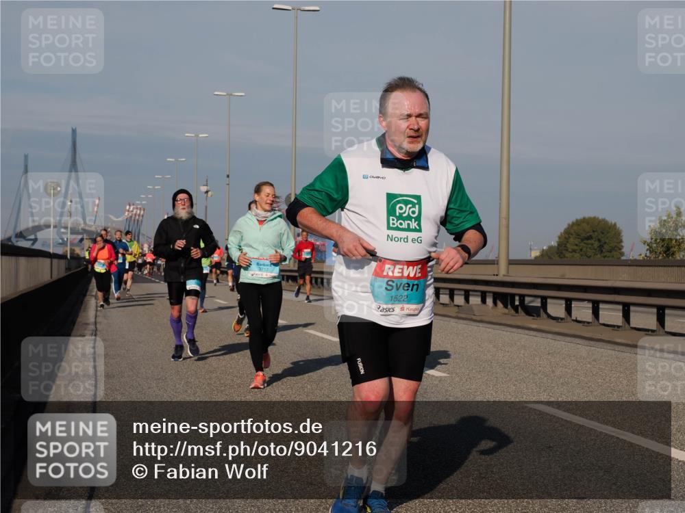 03.10.2025 - Köhlbrandbrückenlauf Fabian Wolf http://msf.ph/oto/9041216 03.10.2025 09:55:05 Position 3 3717, 1522 meine-sportfotos.de