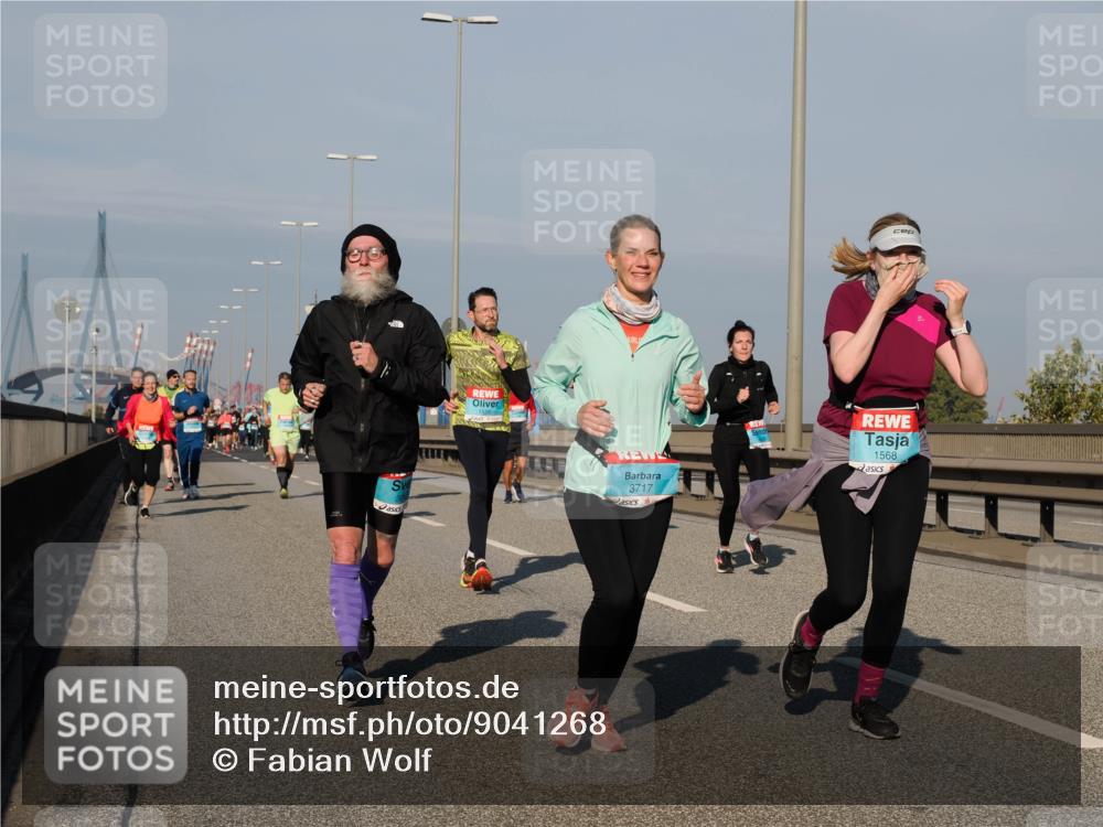 03.10.2025 - Köhlbrandbrückenlauf Fabian Wolf http://msf.ph/oto/9041268 03.10.2025 09:55:06 Position 3 1520, 3717, 1568 meine-sportfotos.de