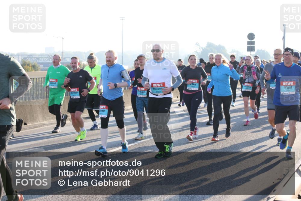 03.10.2025 - Köhlbrandbrückenlauf Lena Gebhardt http://msf.ph/oto/9041296 03.10.2025 09:25:29 Position 1 1948, 664, 2002, 1875, 2003, 3259 meine-sportfotos.de