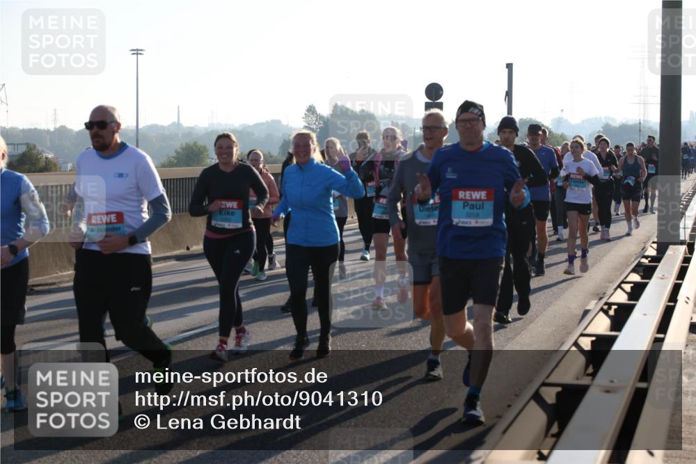 03.10.2025 - Köhlbrandbrückenlauf Lena Gebhardt http://msf.ph/oto/9041310 03.10.2025 09:25:29 Position 1 3259 meine-sportfotos.de