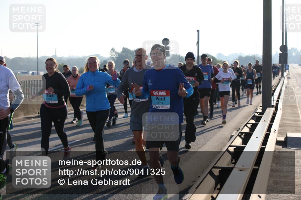03.10.2025 - Köhlbrandbrückenlauf Lena Gebhardt http://msf.ph/oto/9041325 03.10.2025 09:25:30 Position 1 2003, 3259 meine-sportfotos.de