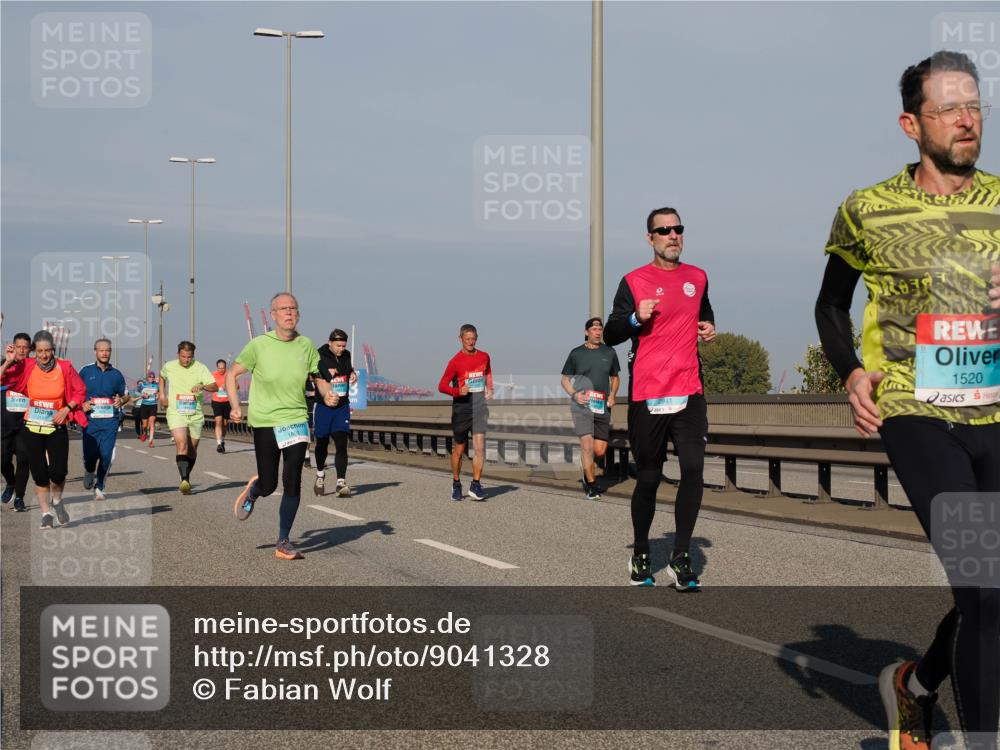 03.10.2025 - Köhlbrandbrückenlauf Fabian Wolf http://msf.ph/oto/9041328 03.10.2025 09:55:10 Position 3 1802, 2941, 1520 meine-sportfotos.de