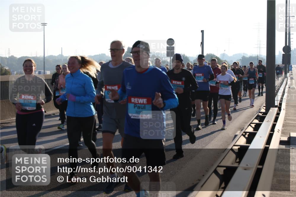 03.10.2025 - Köhlbrandbrückenlauf Lena Gebhardt http://msf.ph/oto/9041342 03.10.2025 09:25:30 Position 1 2003, 3259 meine-sportfotos.de