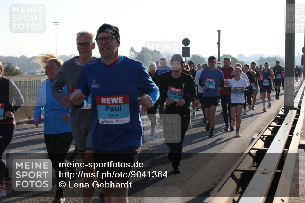 03.10.2025 - Köhlbrandbrückenlauf Lena Gebhardt http://msf.ph/oto/9041364 03.10.2025 09:25:31 Position 1 3259, 2231, 1653 meine-sportfotos.de