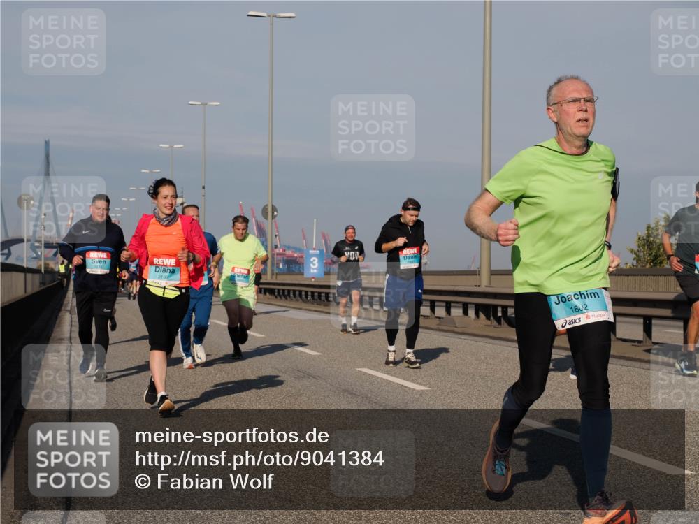 03.10.2025 - Köhlbrandbrückenlauf Fabian Wolf http://msf.ph/oto/9041384 03.10.2025 09:55:12 Position 3 3, 3197, 1802 meine-sportfotos.de