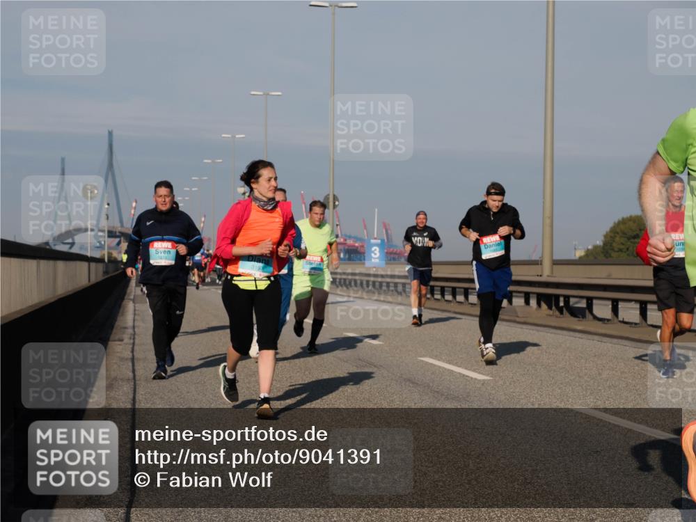 03.10.2025 - Köhlbrandbrückenlauf Fabian Wolf http://msf.ph/oto/9041391 03.10.2025 09:55:13 Position 3 123, 3197, 1038 meine-sportfotos.de