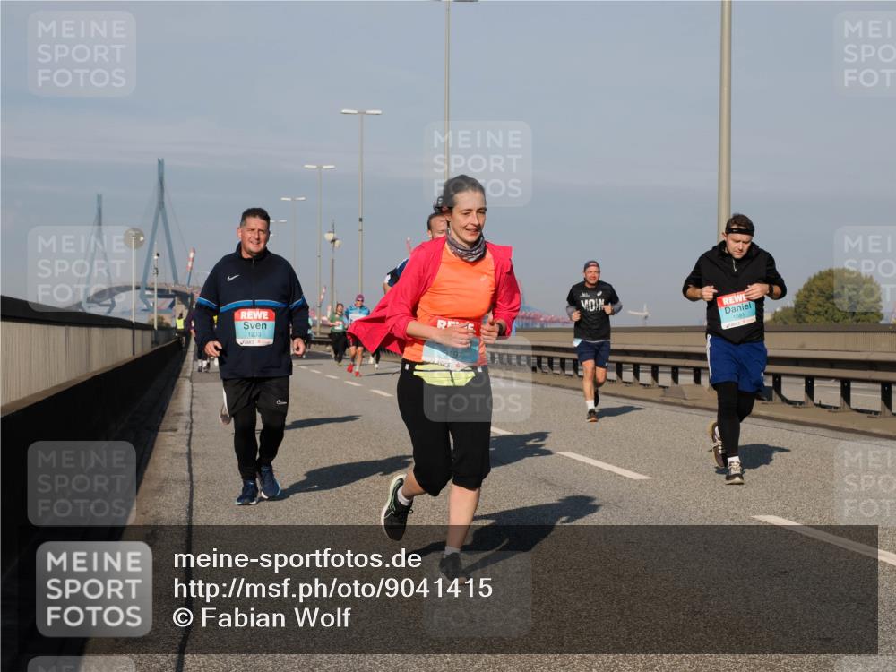 03.10.2025 - Köhlbrandbrückenlauf Fabian Wolf http://msf.ph/oto/9041415 03.10.2025 09:55:13 Position 3 1233, 3197, 1681 meine-sportfotos.de