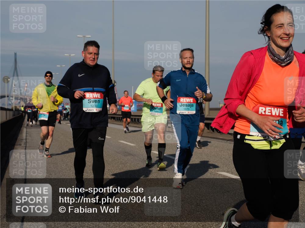 03.10.2025 - Köhlbrandbrückenlauf Fabian Wolf http://msf.ph/oto/9041448 03.10.2025 09:55:15 Position 3 1233, 1259, 1675 meine-sportfotos.de