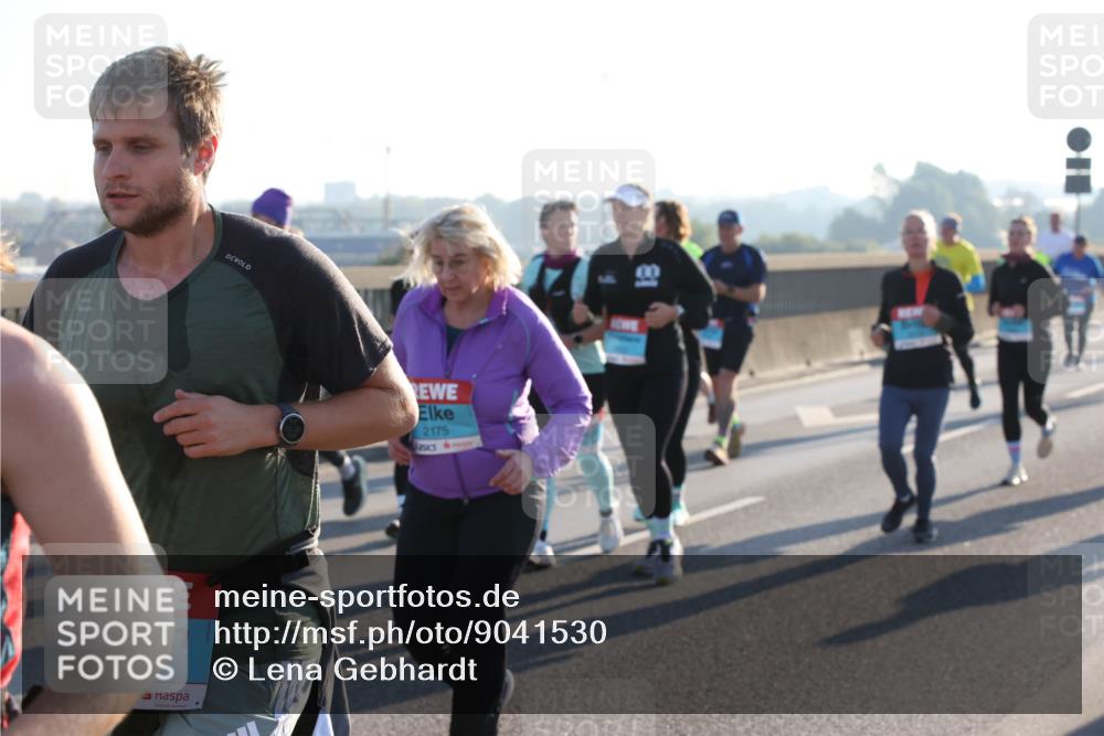 03.10.2025 - Köhlbrandbrückenlauf Lena Gebhardt http://msf.ph/oto/9041530 03.10.2025 09:25:38 Position 1 2175 meine-sportfotos.de