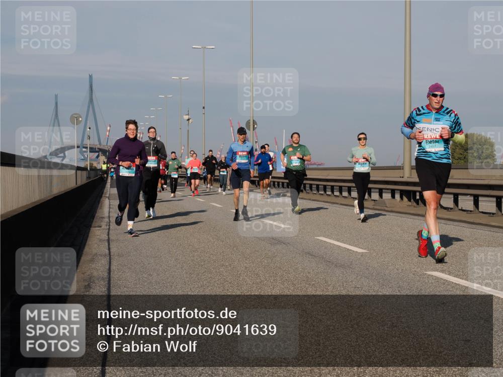 03.10.2025 - Köhlbrandbrückenlauf Fabian Wolf http://msf.ph/oto/9041639 03.10.2025 09:55:24 Position 3 3457 meine-sportfotos.de