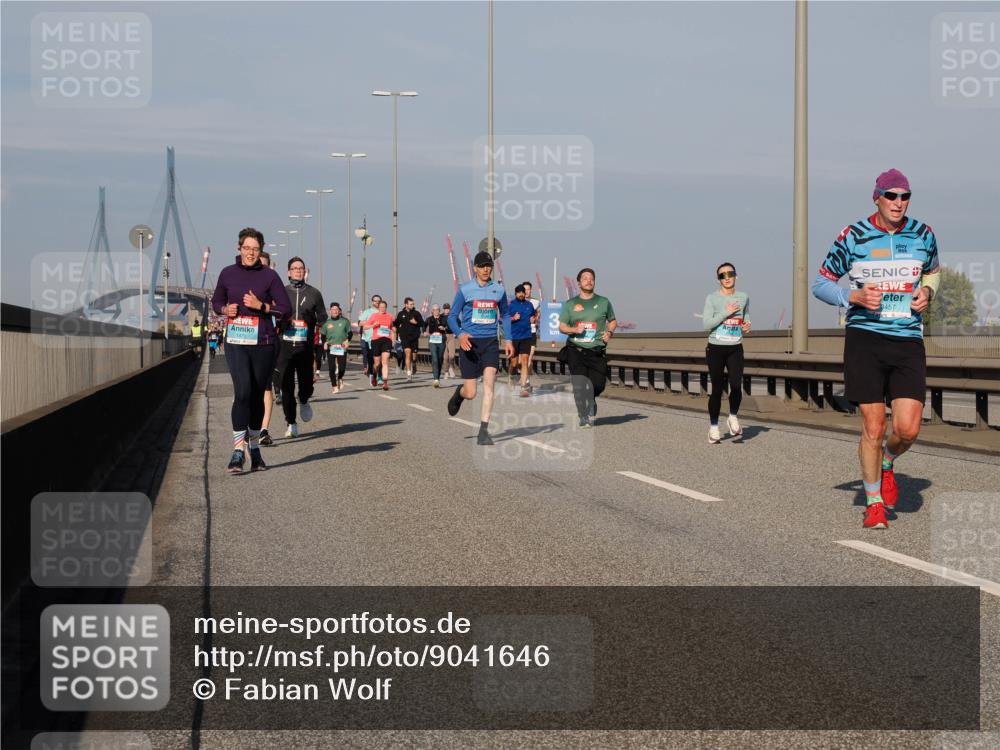 03.10.2025 - Köhlbrandbrückenlauf Fabian Wolf http://msf.ph/oto/9041646 03.10.2025 09:55:24 Position 3 3, 8457 meine-sportfotos.de