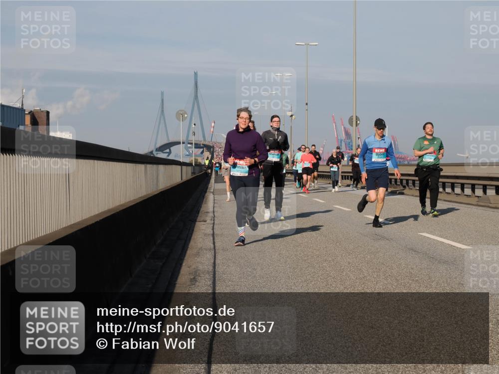03.10.2025 - Köhlbrandbrückenlauf Fabian Wolf http://msf.ph/oto/9041657 03.10.2025 09:55:25 Position 3 1470, 3124 meine-sportfotos.de