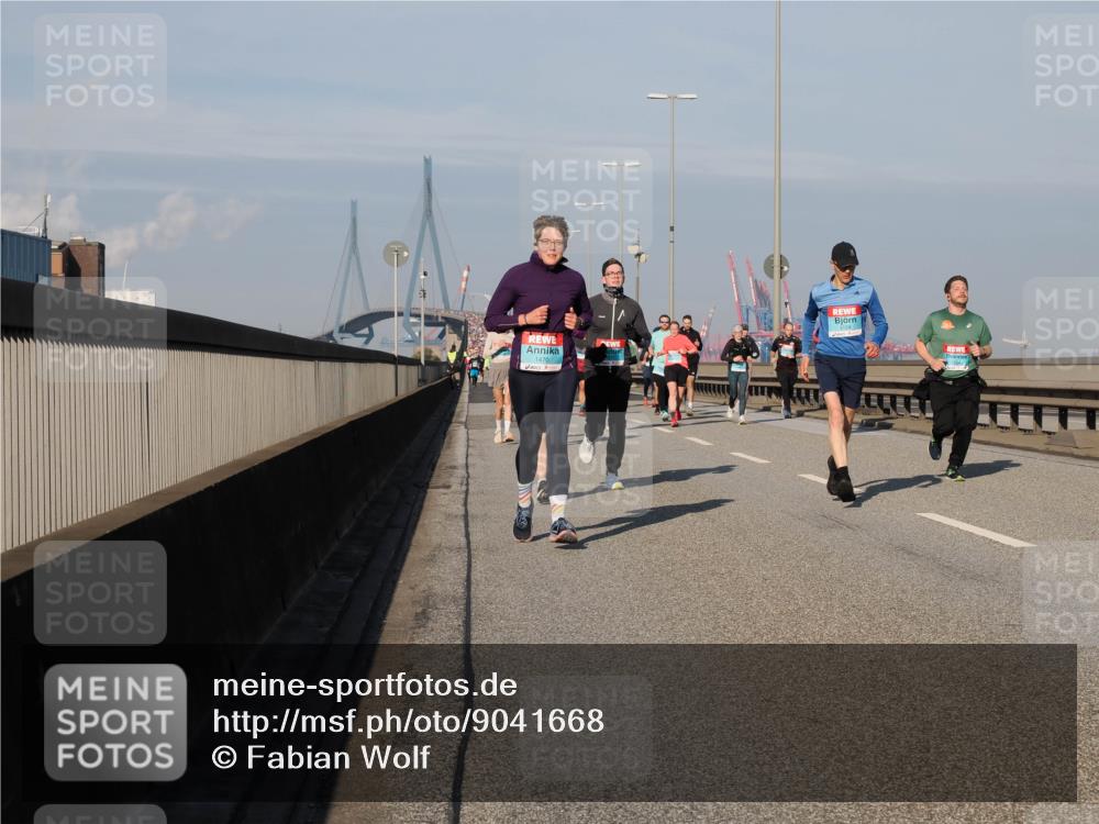03.10.2025 - Köhlbrandbrückenlauf Fabian Wolf http://msf.ph/oto/9041668 03.10.2025 09:55:25 Position 3  meine-sportfotos.de
