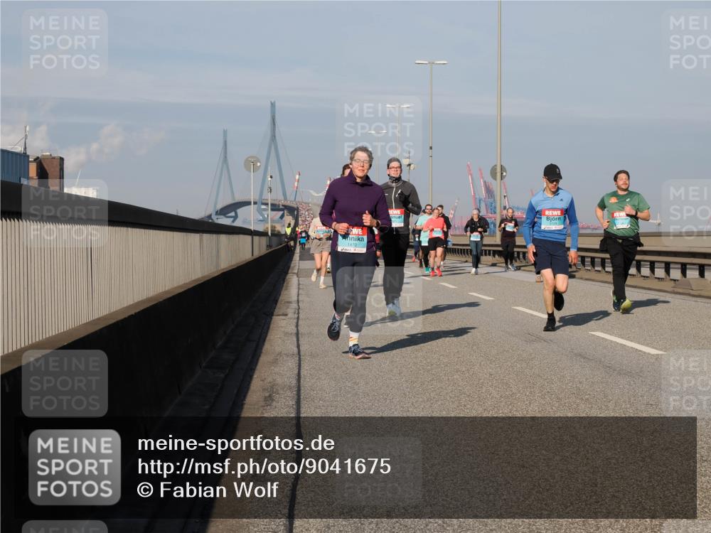 03.10.2025 - Köhlbrandbrückenlauf Fabian Wolf http://msf.ph/oto/9041675 03.10.2025 09:55:26 Position 3 1470, 3124 meine-sportfotos.de