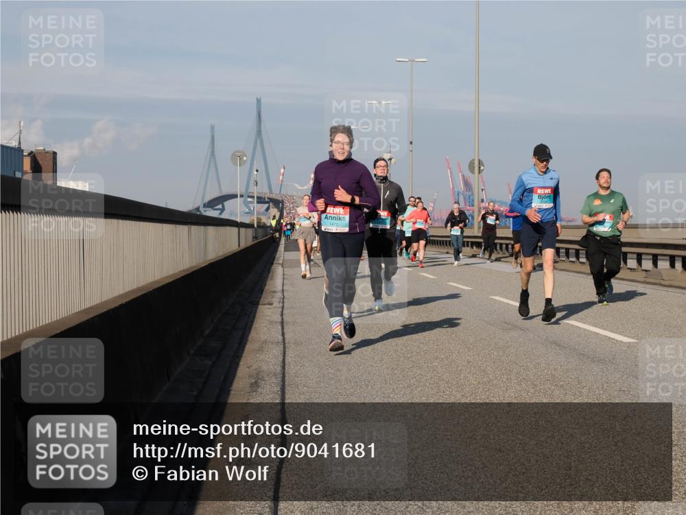03.10.2025 - Köhlbrandbrückenlauf Fabian Wolf http://msf.ph/oto/9041681 03.10.2025 09:55:26 Position 3 1470, 3124 meine-sportfotos.de