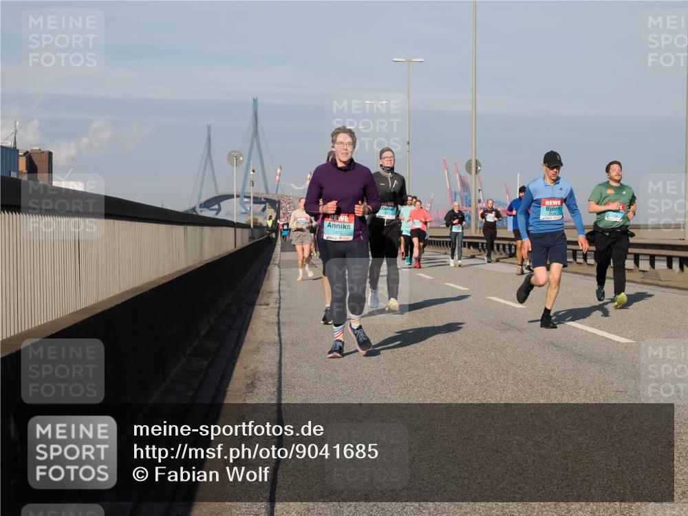 03.10.2025 - Köhlbrandbrückenlauf Fabian Wolf http://msf.ph/oto/9041685 03.10.2025 09:55:26 Position 3 1470, 3124 meine-sportfotos.de