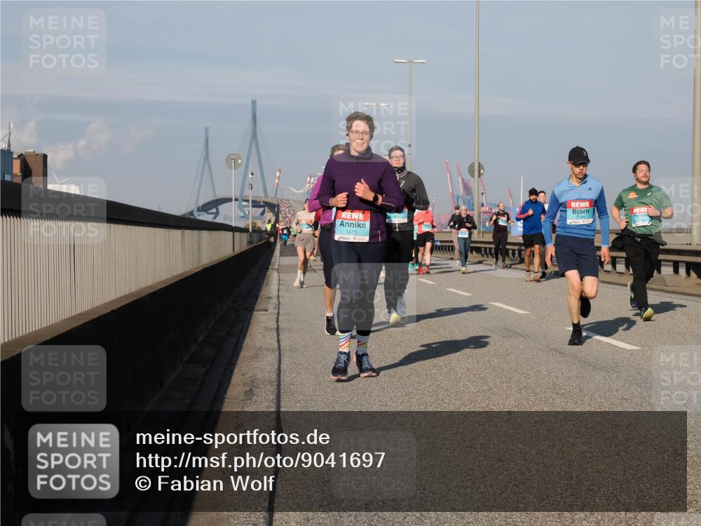 03.10.2025 - Köhlbrandbrückenlauf Fabian Wolf http://msf.ph/oto/9041697 03.10.2025 09:55:26 Position 3 1470, 3124 meine-sportfotos.de