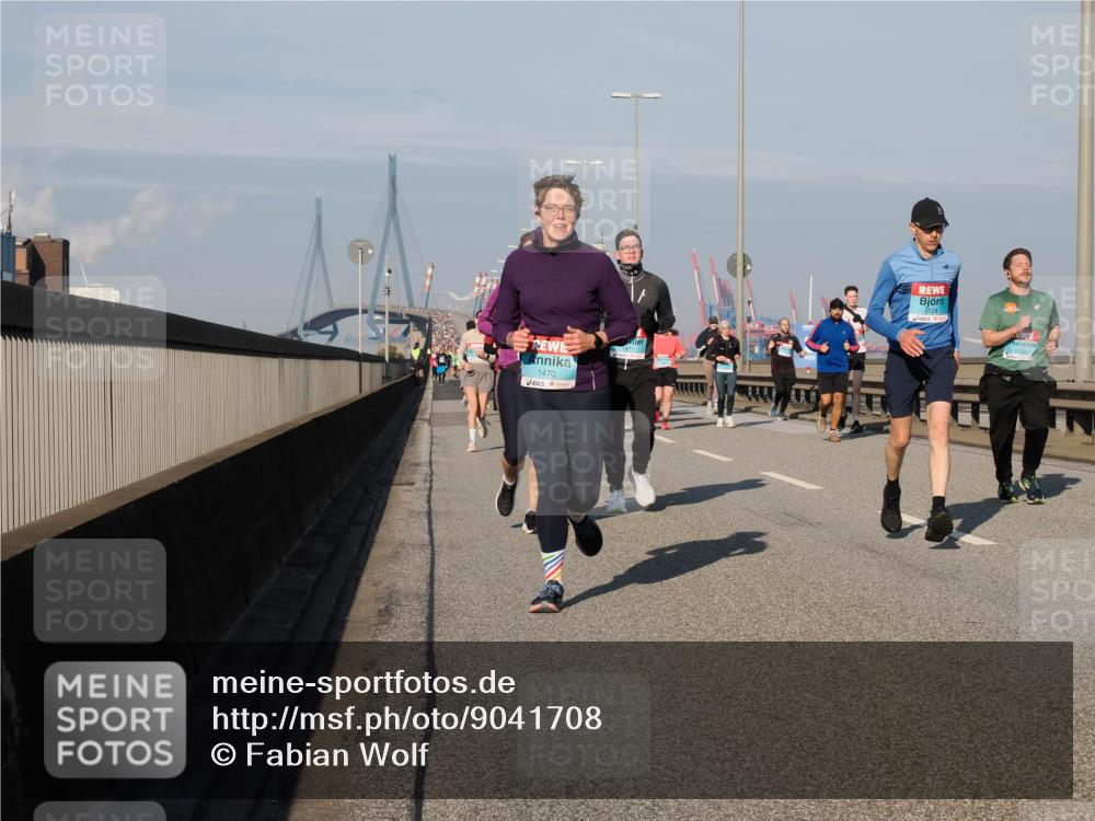 03.10.2025 - Köhlbrandbrückenlauf Fabian Wolf http://msf.ph/oto/9041708 03.10.2025 09:55:27 Position 3 1470, 1534 meine-sportfotos.de