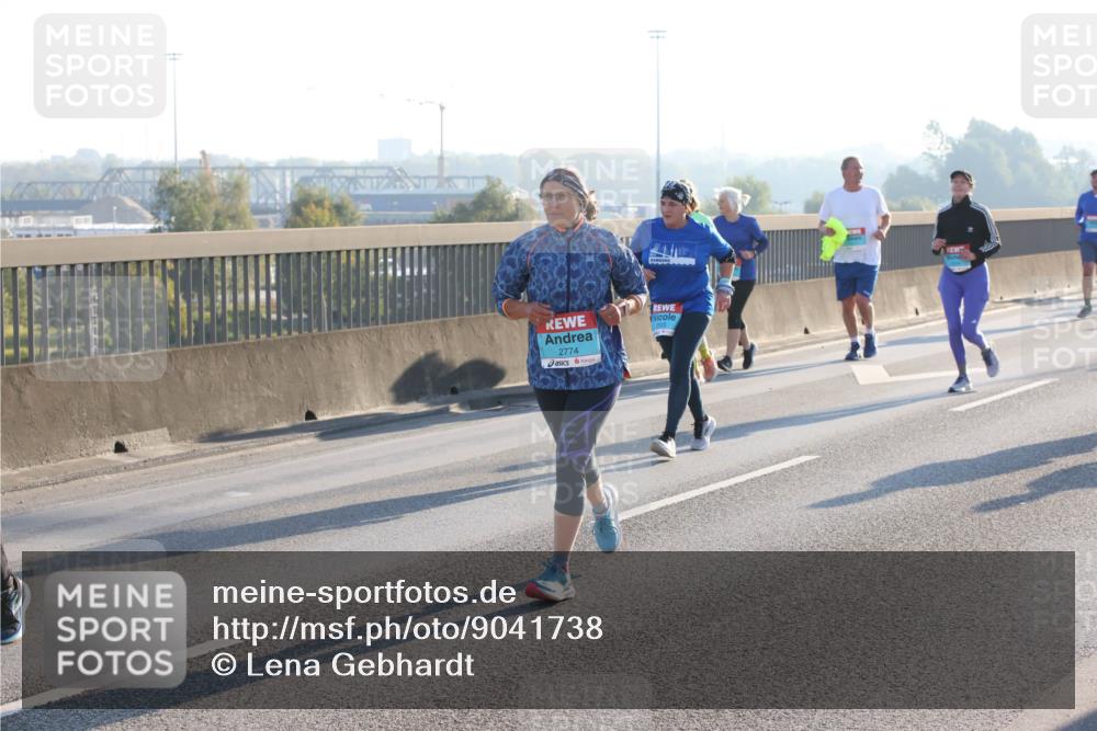 03.10.2025 - Köhlbrandbrückenlauf Lena Gebhardt http://msf.ph/oto/9041738 03.10.2025 09:25:43 Position 1 2774 meine-sportfotos.de