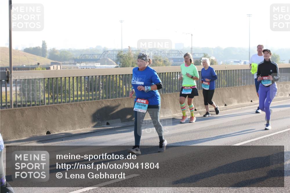 03.10.2025 - Köhlbrandbrückenlauf Lena Gebhardt http://msf.ph/oto/9041804 03.10.2025 09:25:45 Position 1 2925, 2524 meine-sportfotos.de