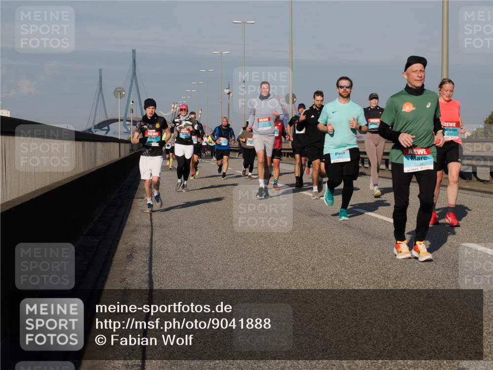03.10.2025 - Köhlbrandbrückenlauf Fabian Wolf http://msf.ph/oto/9041888 03.10.2025 09:55:35 Position 3 2077, 3238, 3210 meine-sportfotos.de