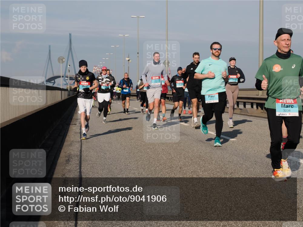 03.10.2025 - Köhlbrandbrückenlauf Fabian Wolf http://msf.ph/oto/9041906 03.10.2025 09:55:36 Position 3 2077, 3238 meine-sportfotos.de
